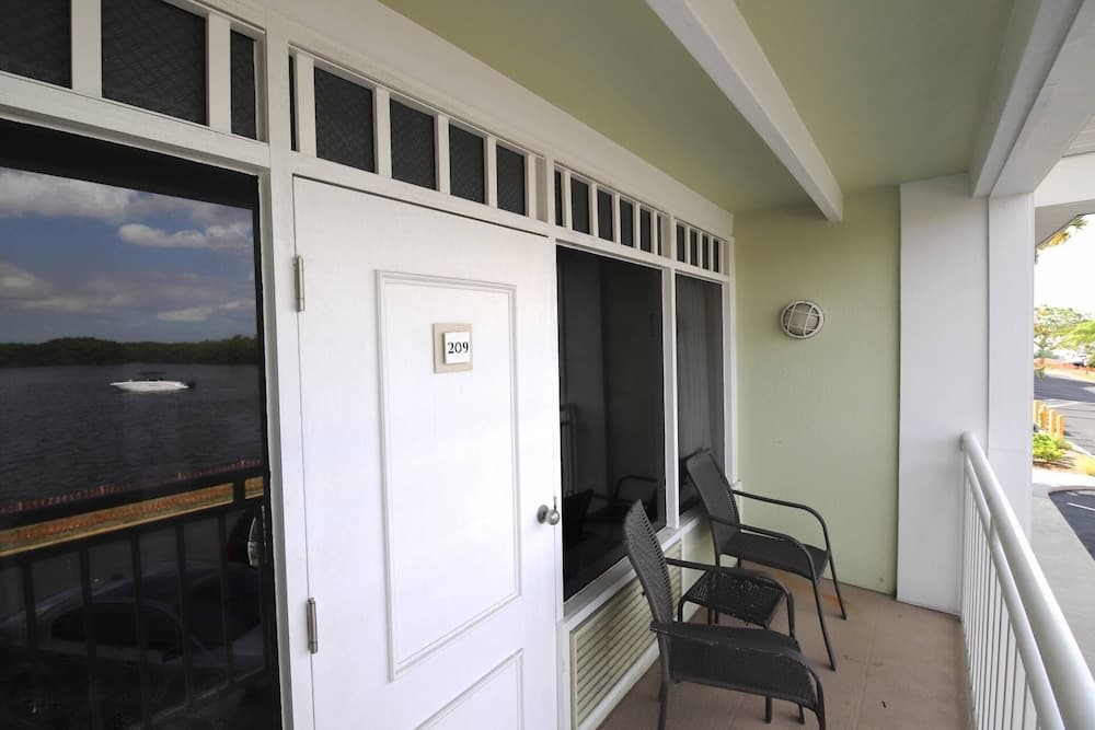 209 Little Harbor Inn