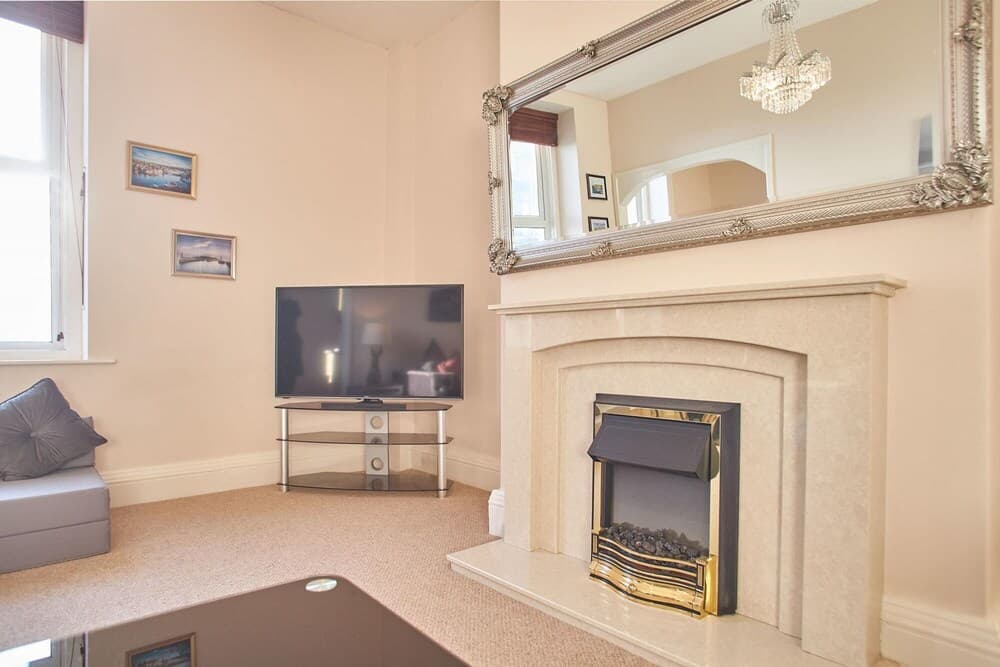 Rooftops in Whitby With 1 Bedrooms and 1 Bathrooms