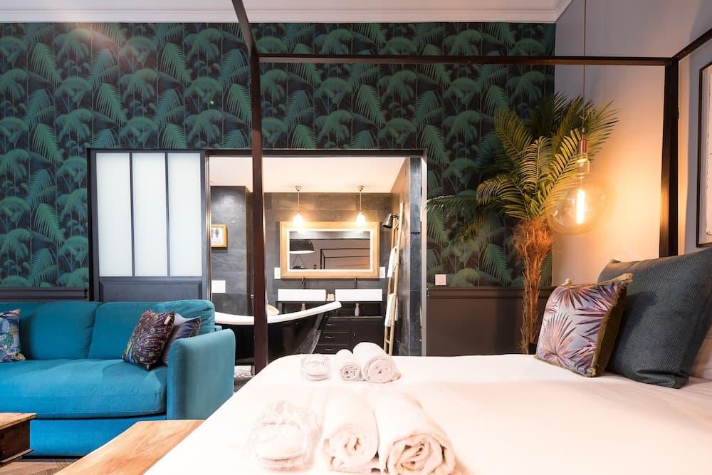 The Royal Elysée Suite