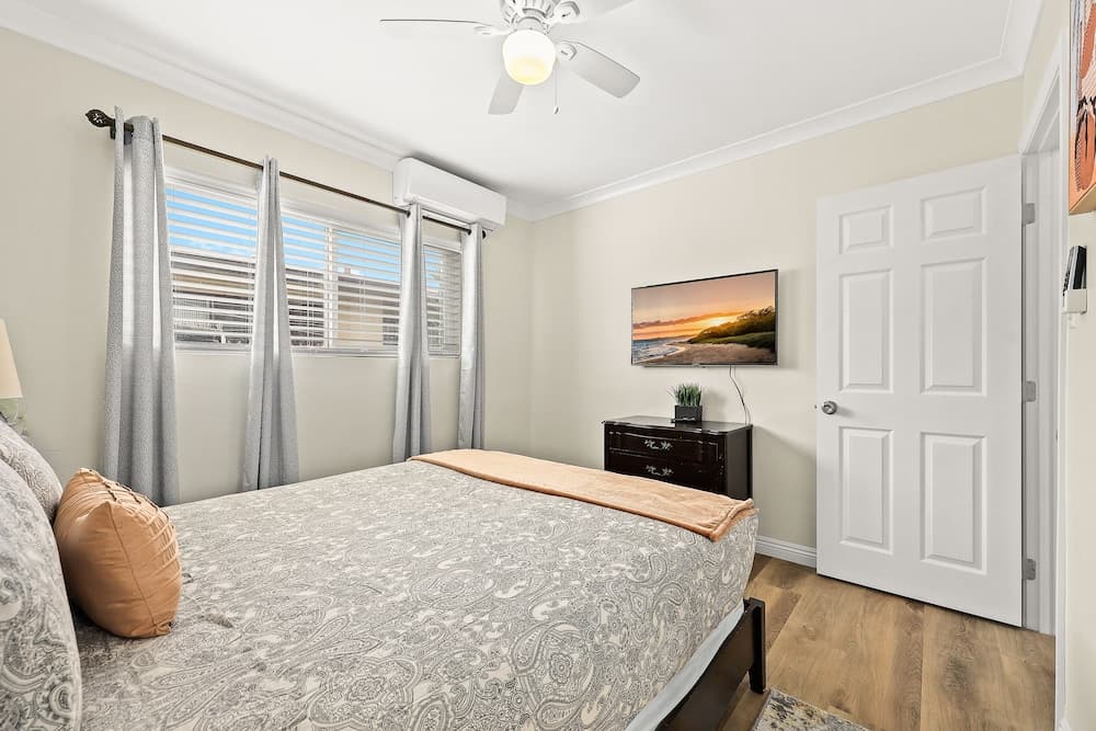 Bright&Cozy Getaway 10min to Downtown LA