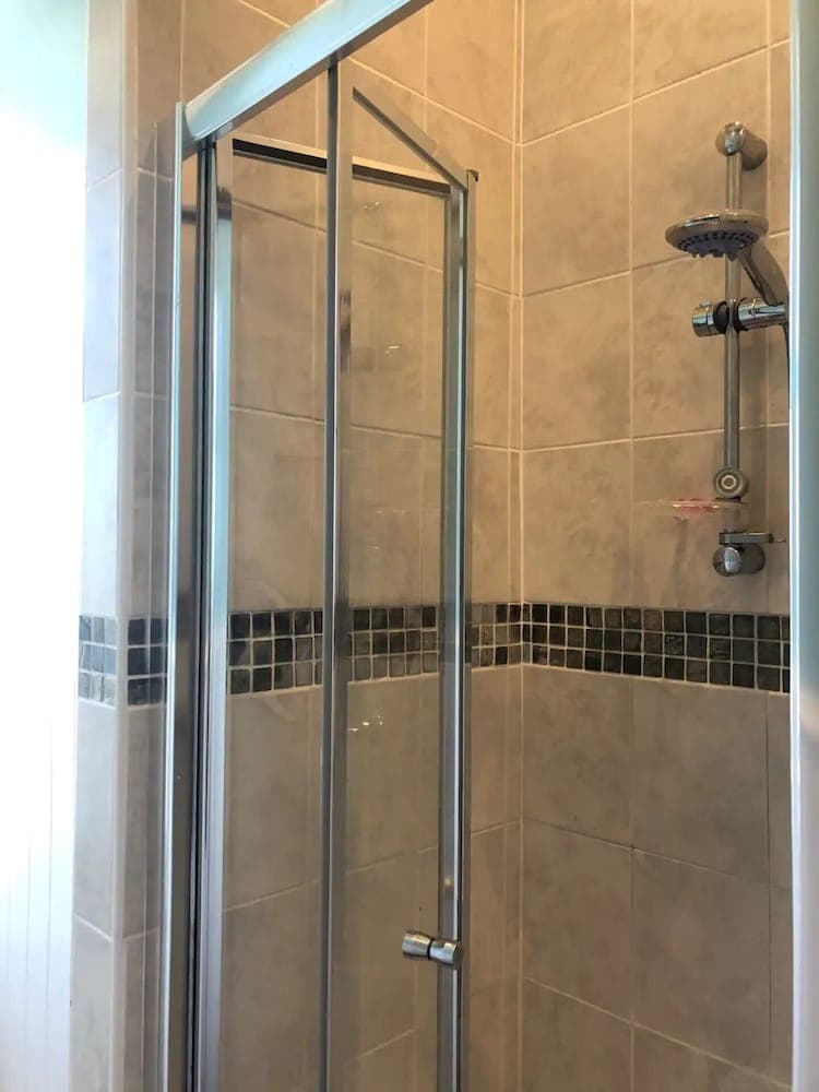 Stylish 1 Bedroom Apartment Near Leith