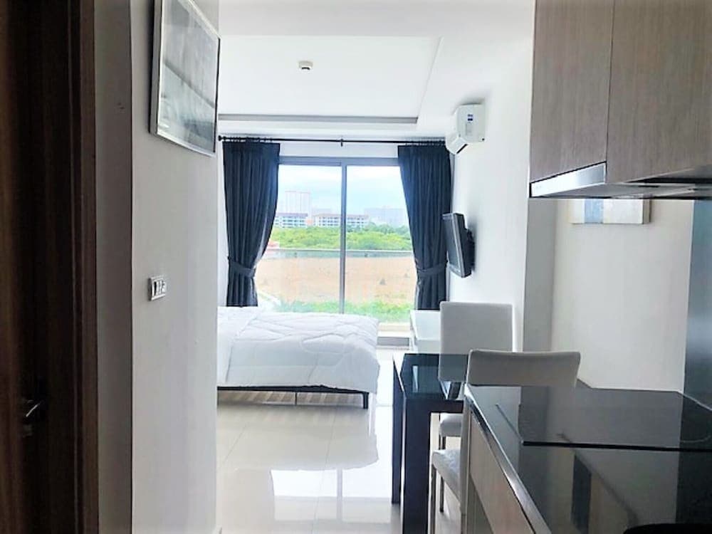 Top Floor Studio at Laguna Beach Resort - Maldives