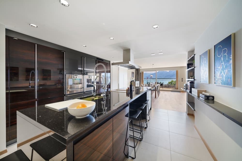 Montreux Panoramic Views 4BD Apartment