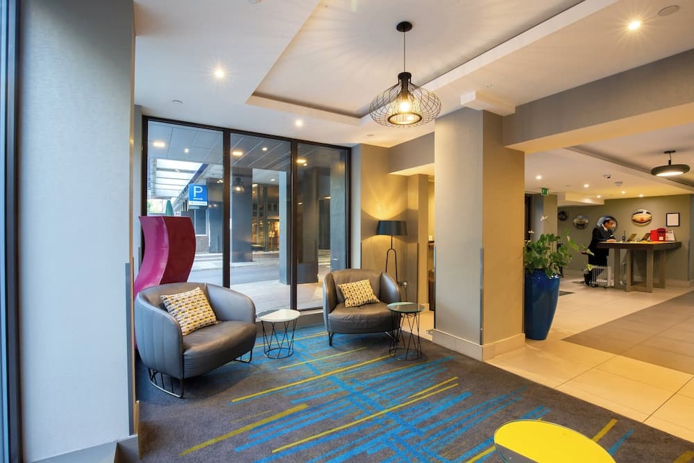 City Sleeper at Royal National Hotel