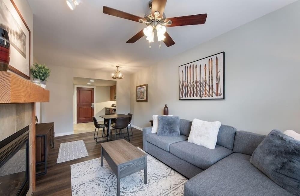 Fraser Crossing/Founders Pointe, Condo 1 Bedroom w/Kitchenette Premium Unit 4547