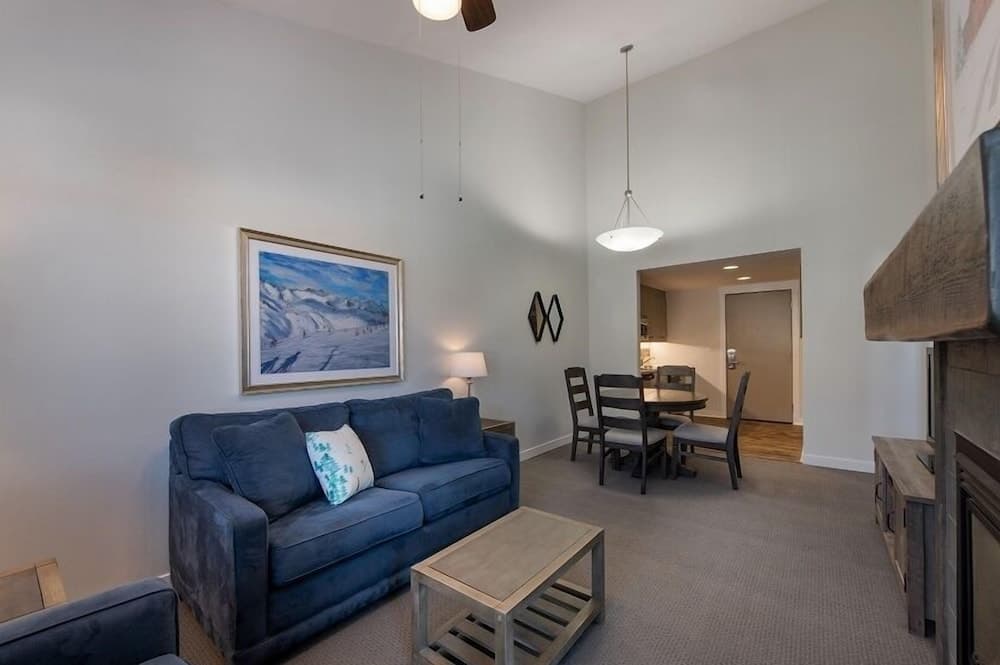Condo with Ski Resort View Private Balcony - Fraser Crossing/Founders Pointe Premium-Rated 3619