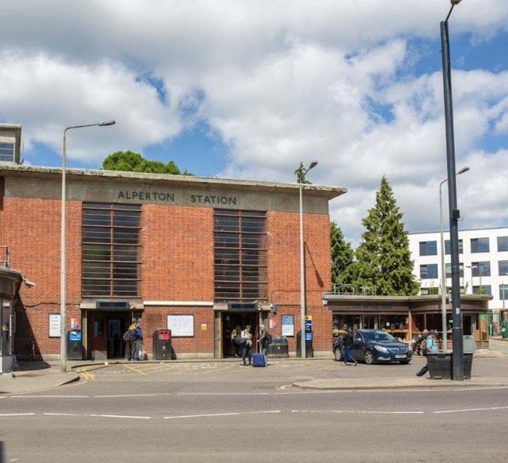 Lovely Luxury 1-bed Apartment in Wembley