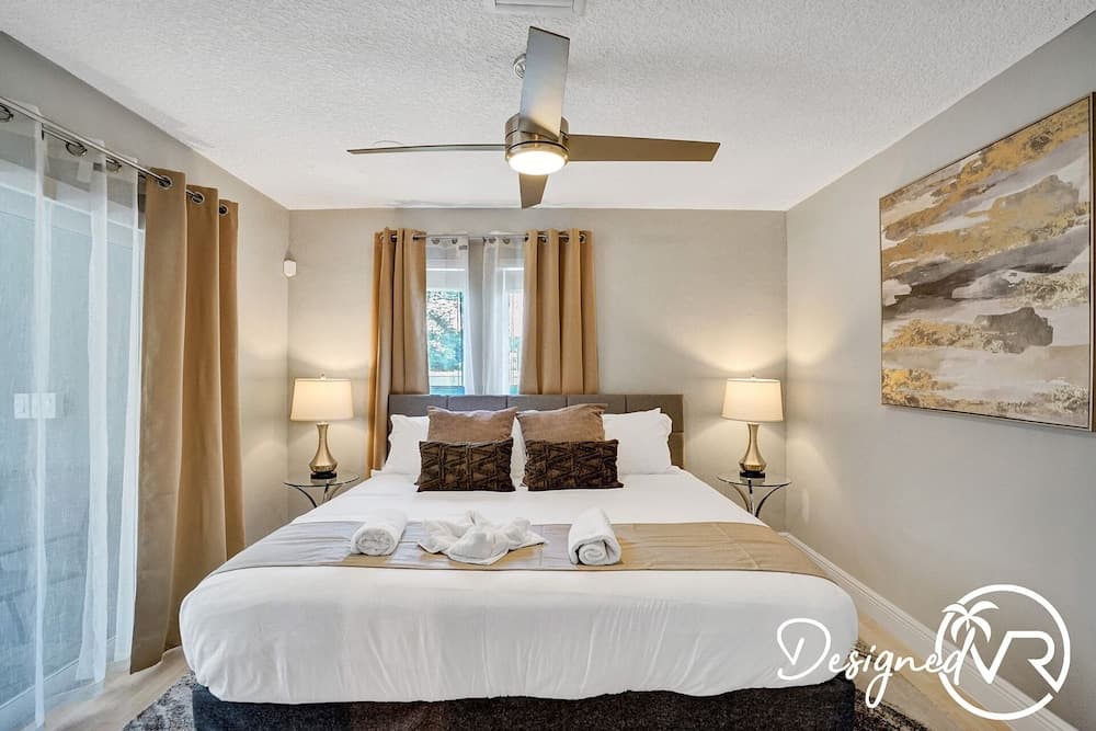 Resort 7 BR with POOL & Fun-spaces