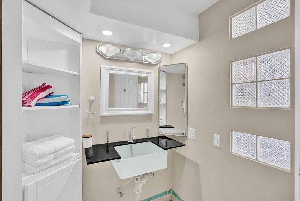 Gorgeous Studio/1bath, Miami Beach, Minutes From South Beach!