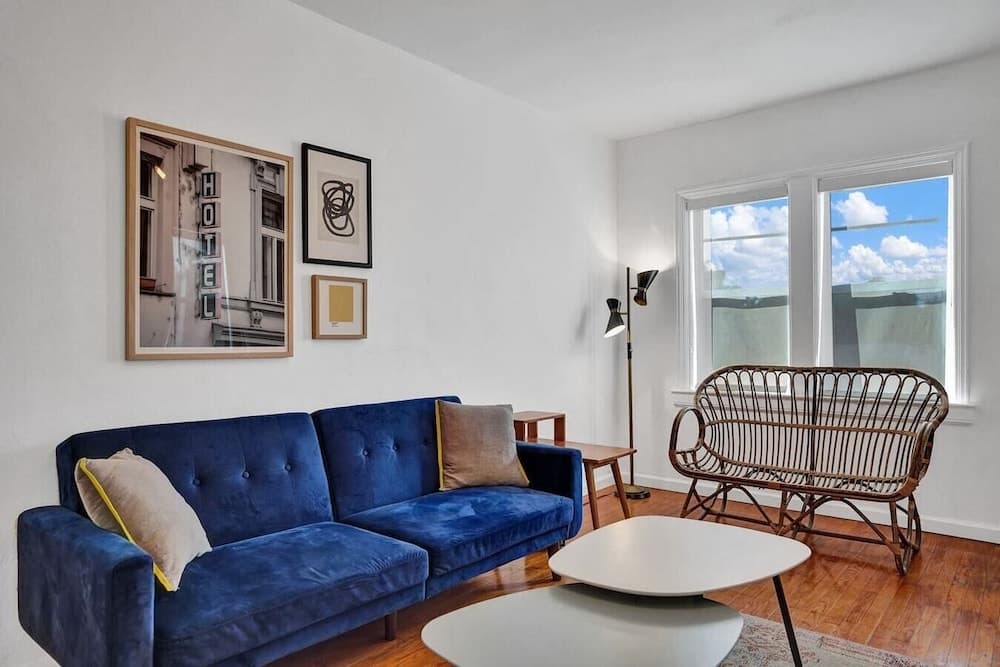 Biscayne Deluxe Unit, 2br/1bath, Free Parking, Garden & Bbq!