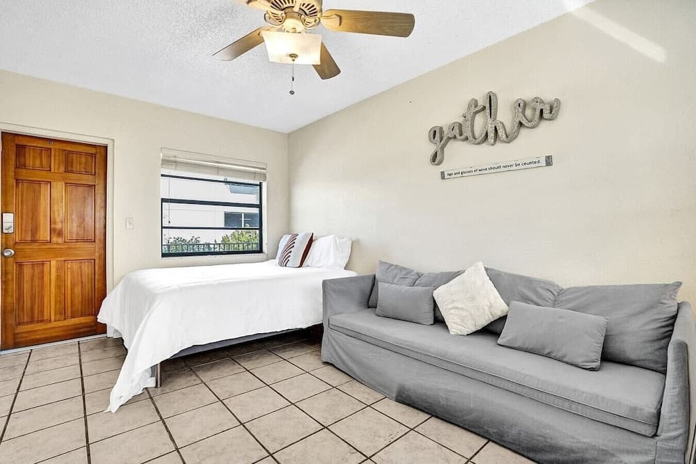 Lovely Studio/bath, Hollywood Beach, Free Parking