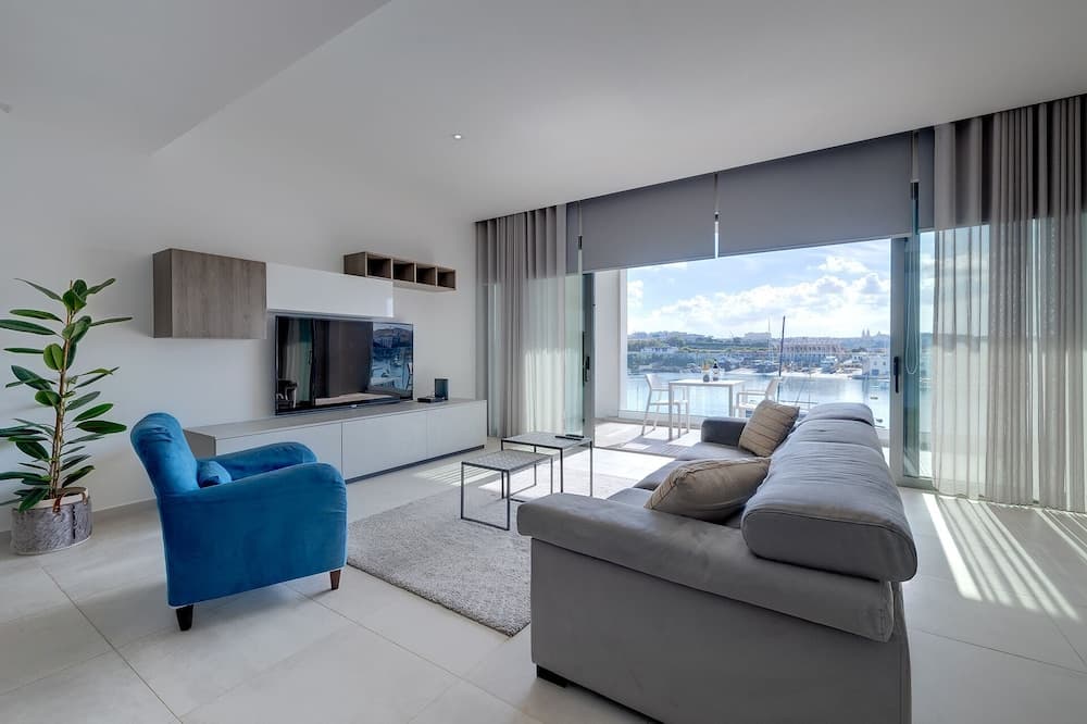 Deluxe Apartment With Valletta and Harbour Views