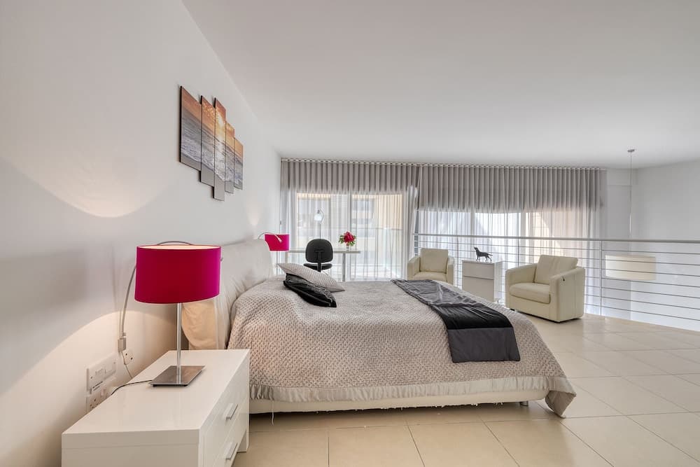 Duplex Luxury Apartment in Portomaso With Pool