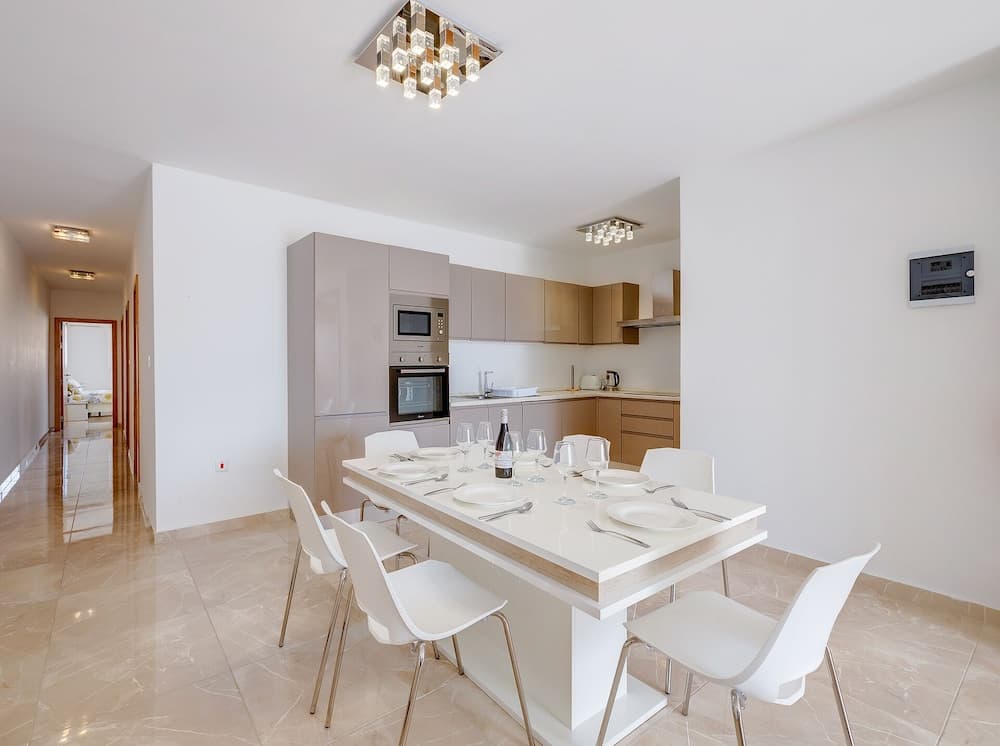 Marvellous 3BR Penthouse in Central St Julian's