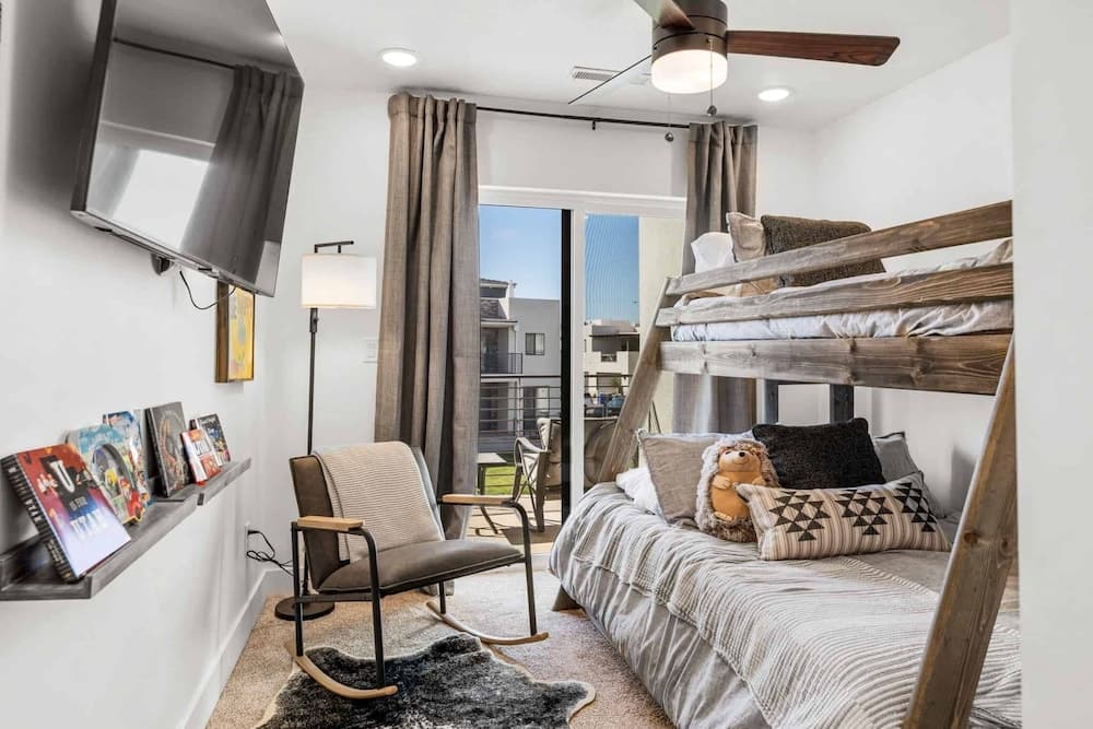 Breakaway at Desert Color #91 by RedAwning