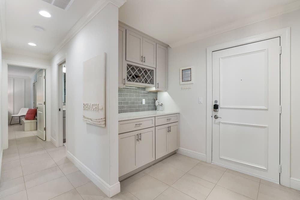 Waters Edge 104s 2 Bedroom Condo by RedAwning