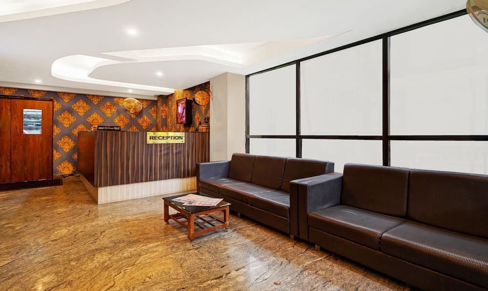 Treebo Surya Comforts, 200 Mtrs From Kolhapur Railway Station