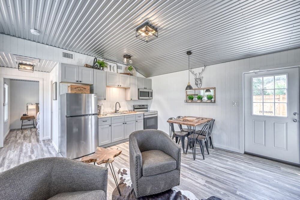 Luxury Casita- 3 mi to Main St W/hot Tub & Firepit