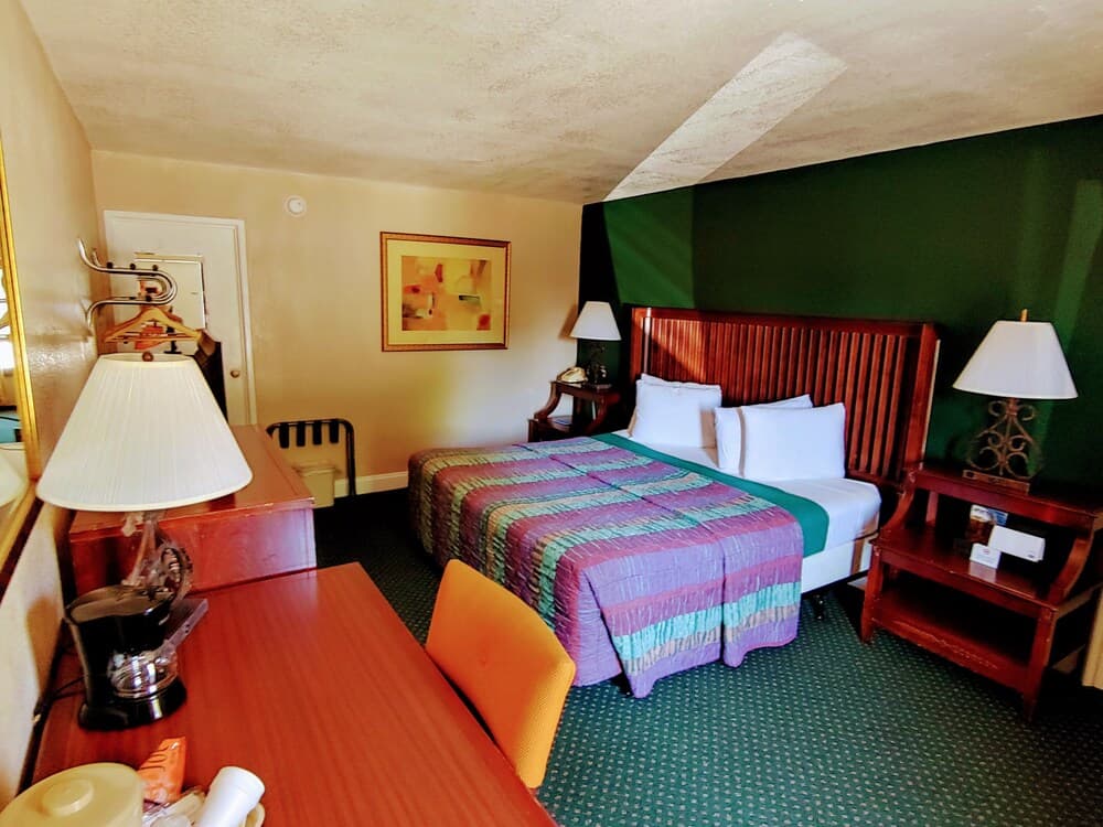 Main Gate Kissimmee Hotel