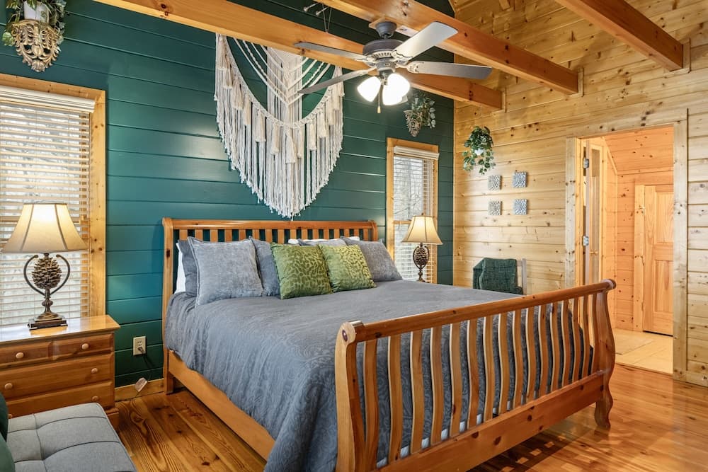 The Real Mccoy Stunning Views w/ Private Hot Tub