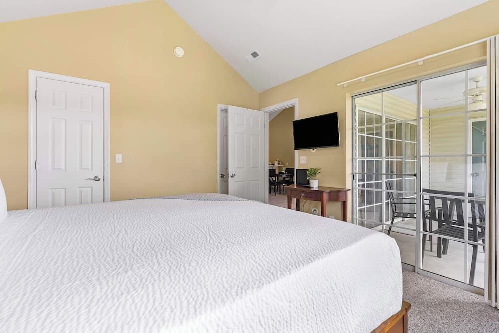 Spring Creek Escape - Balcony w/ Views