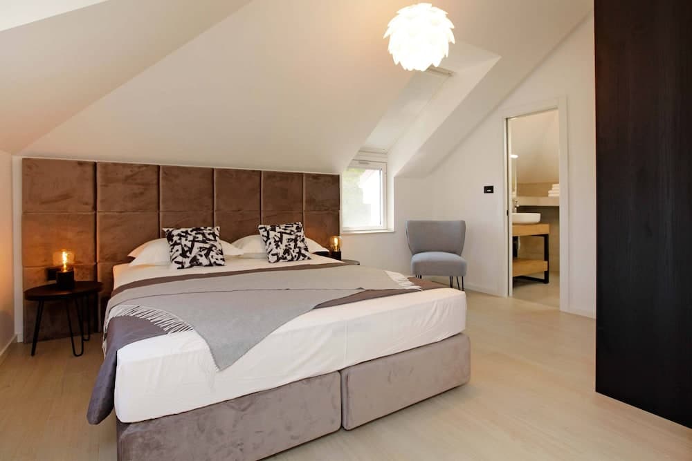 Beachfront villa Senses for 12 in Milna