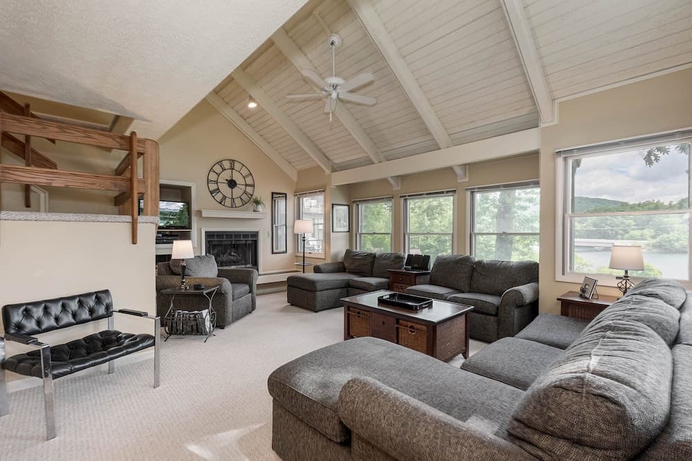 180 Degrees by Taylor Made Deep Creek