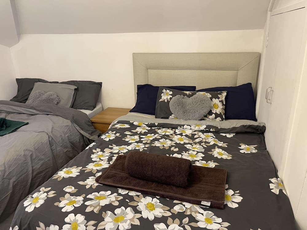 3 Bed, Sleeps 5, Wifi, Free Parking