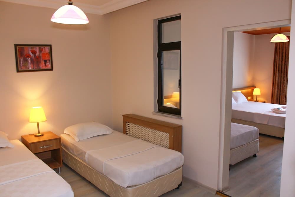 Sinopsis Resort Otel