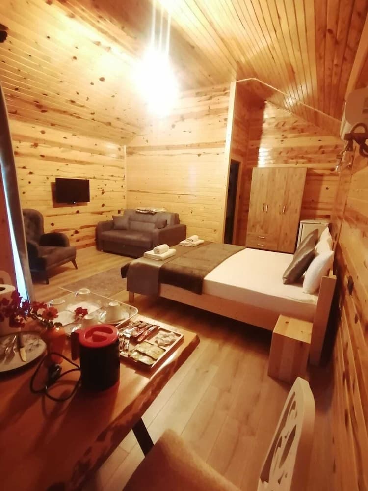 Tas Konak Butik Otel Bungalov