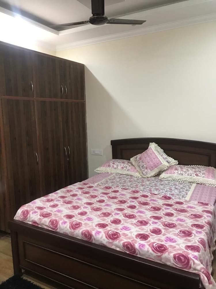 Cozy Solan Apartment With Stunning Views