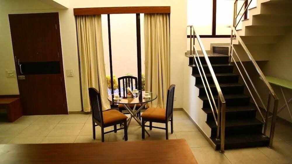 The Royal Castle Resort & Convention Centre, Rajkot