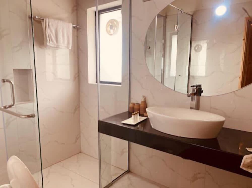 Raees Khana Hotel Nathigali