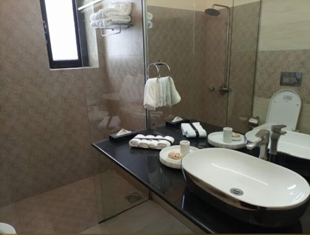 Raees Khana Hotel Nathigali