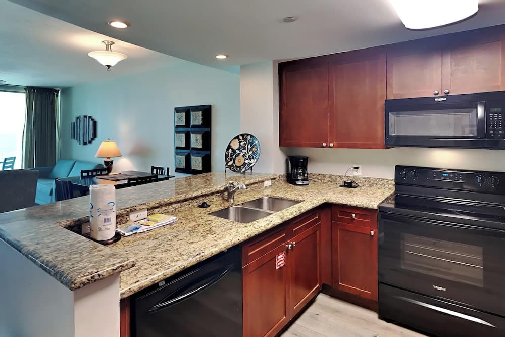 Aqua #606 by Resort Collection