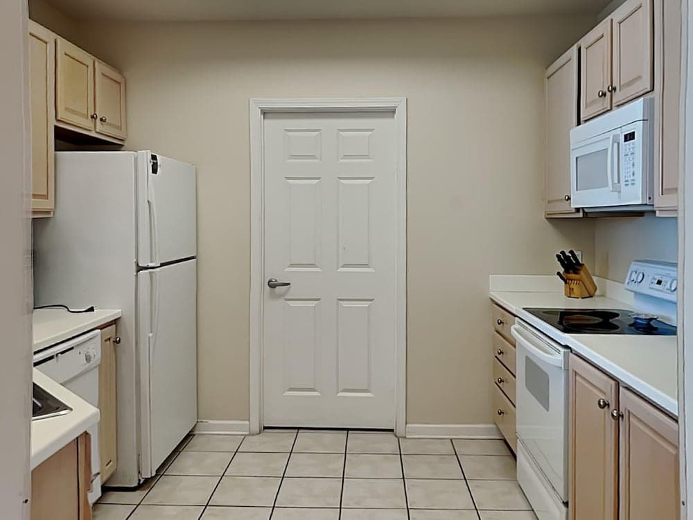 Silver Beach Towers #1805E by Southern Vacation Rentals