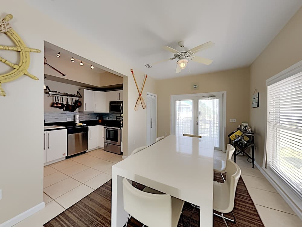 La Favorita by Southern Vacation Rentals