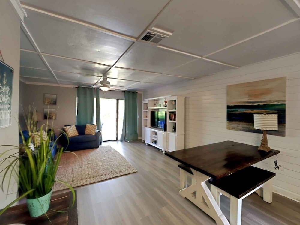 Beachwalk Condominiums #7F