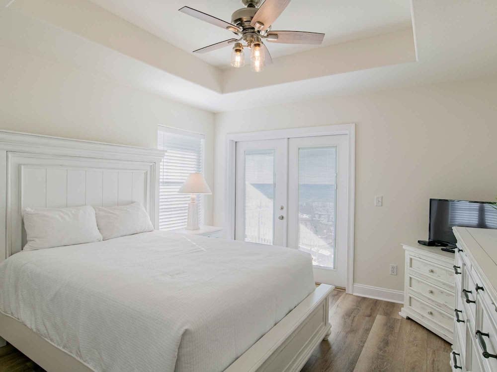 Seaside Cottage by Southern Vacation Rentals