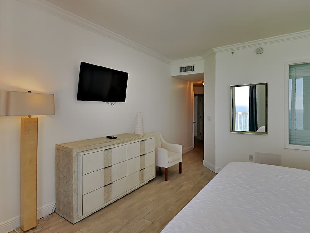 Silver Beach Towers #1404w