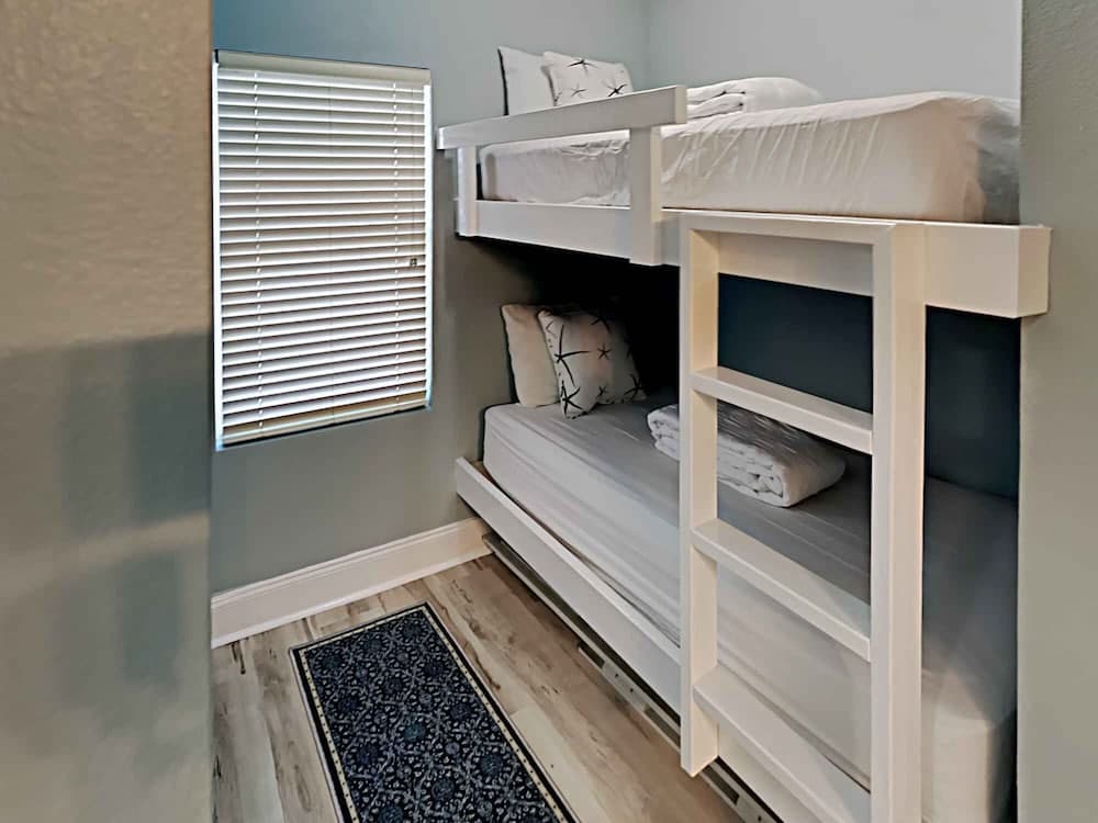 Laketown Wharf #1309 - Hongs Hide-away