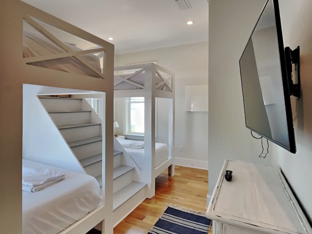 Sea La Vie In Grayton Beach by Southern Vacation Rentals