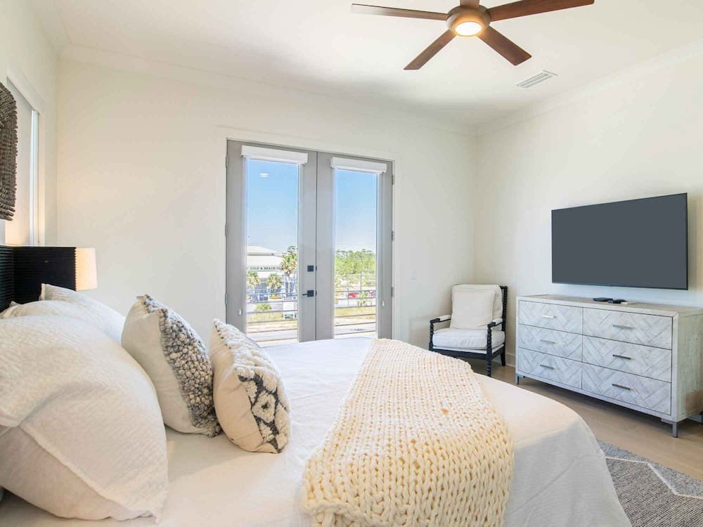 Viviana #1 by Southern Vacation Rentals