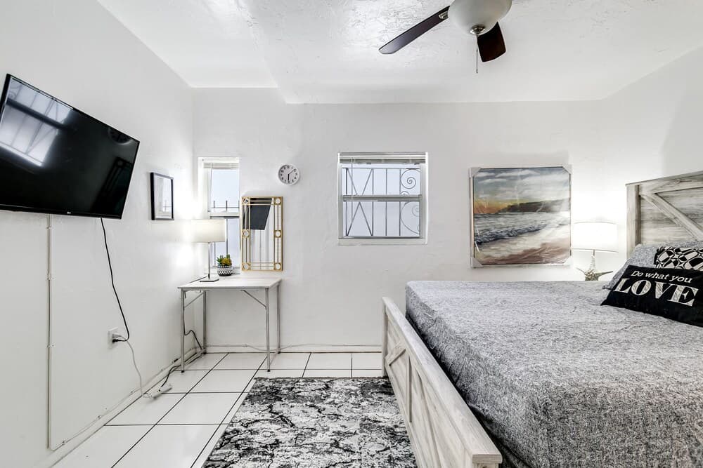 2 Bedroom/2 Bathroom Townhouse with Hottub