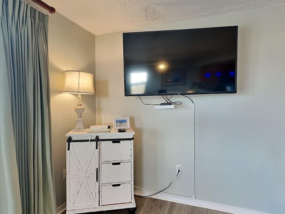 Ocean Breeze West by Southern Vacation Rentals