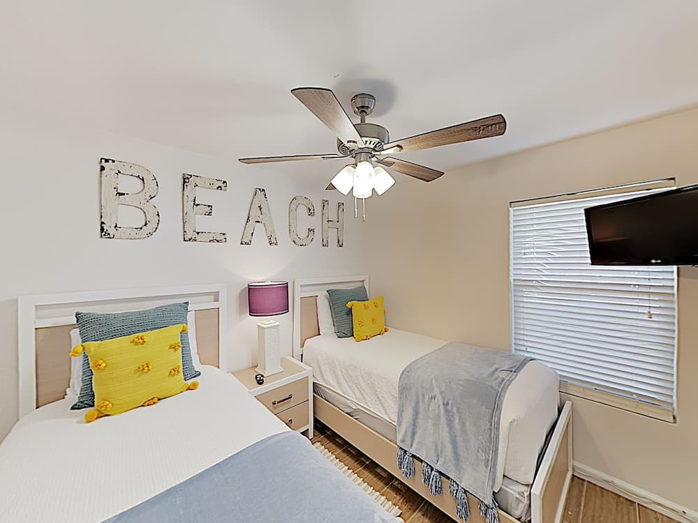 Pelican Beach by Southern Vacation Rentals