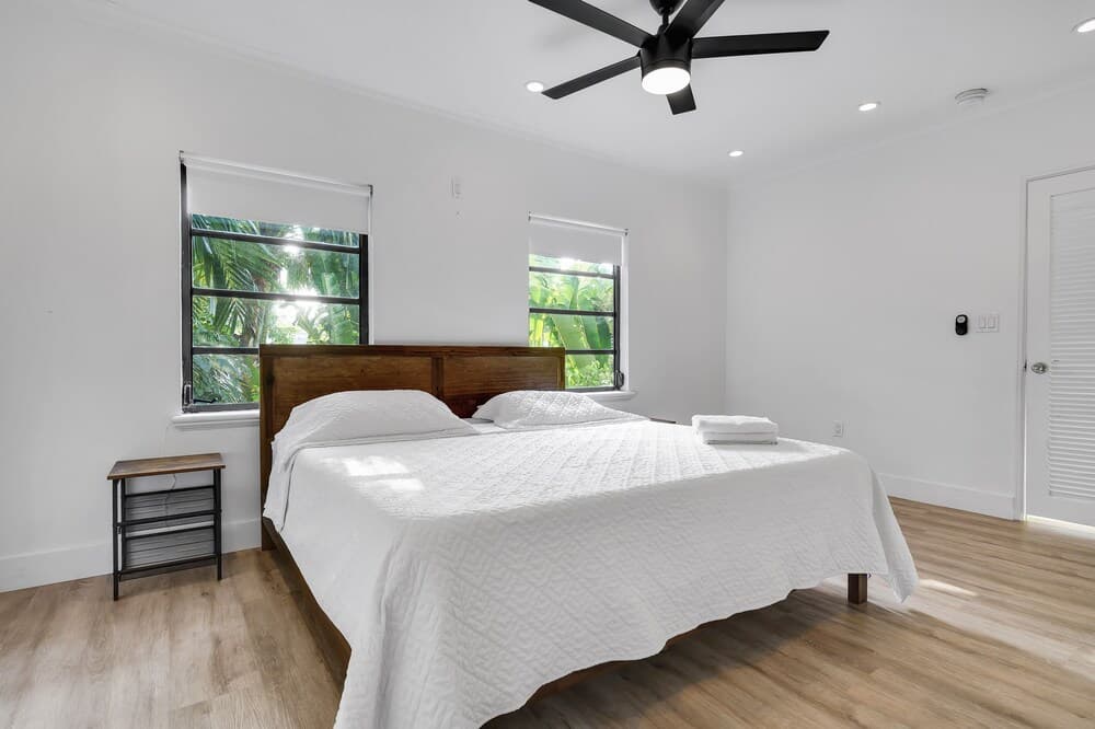 Modern & Fashionable Apartment w/Pool and Garden