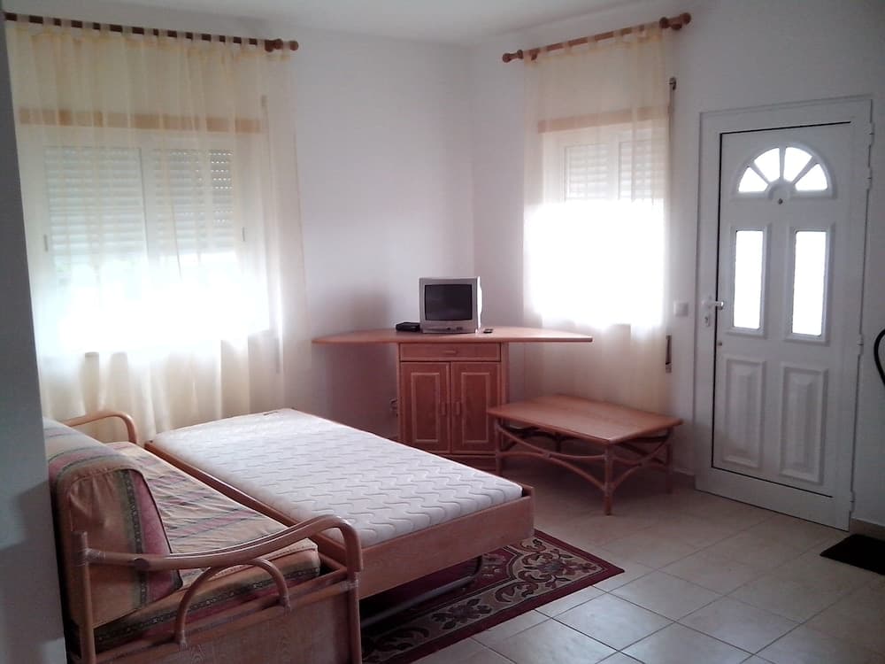 Remarkable 1-bed Apartment in Olhos de Agua