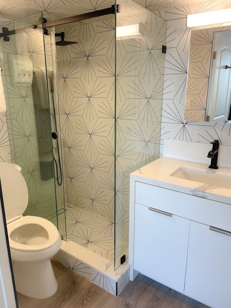 Hawaiian Monarch 1407 Condo by Redawning