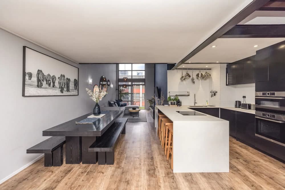 Modern 1 Bedroom in De Waterkant With Table Mountain Views